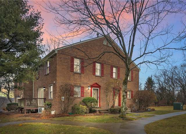 Property at 28 Bracken Pl, Plum Boro, PA 15239, 2 beds, 1.5 baths