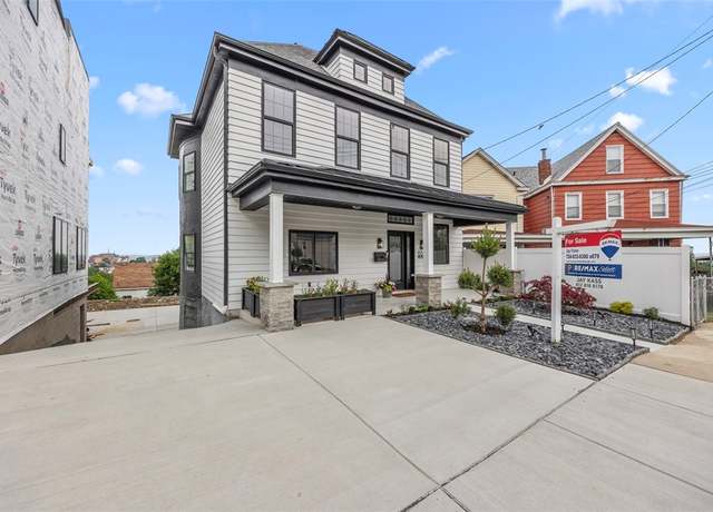 Property at 130 Prospect St, Mt Washington, PA 15211, 4 beds, 4.5 baths