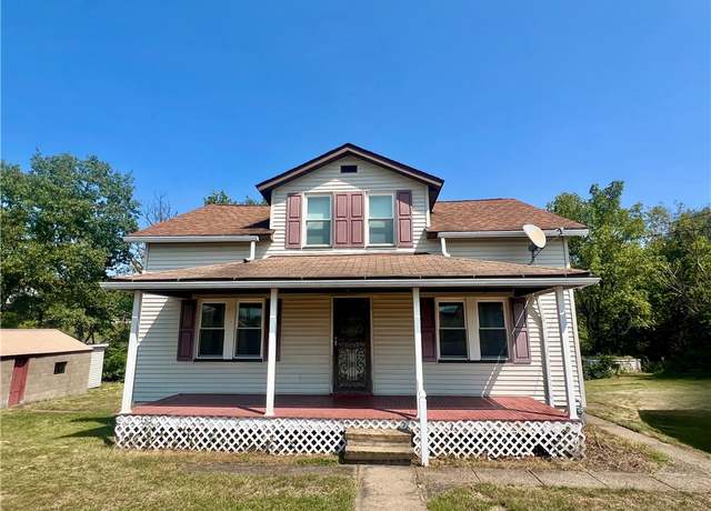 Property at 140 Wentsler Ave, New Stanton, PA 15672, 3 beds, 1.5 baths