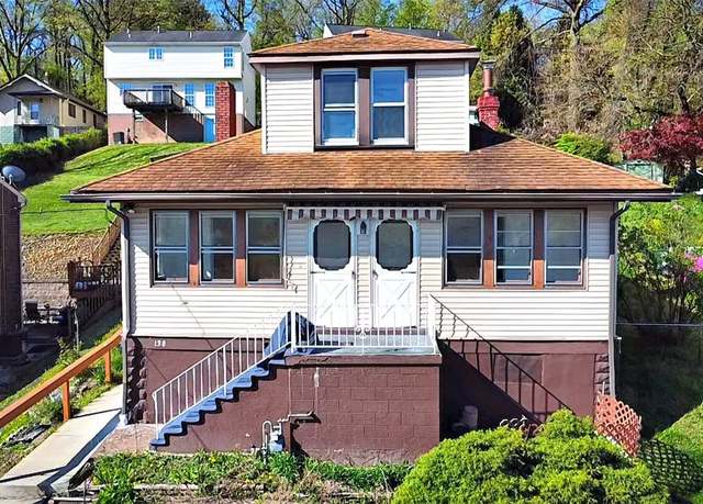 Property at 138 Rockwood Ave, Forest Hills Boro, PA 15221, 2 beds, 1.5 baths