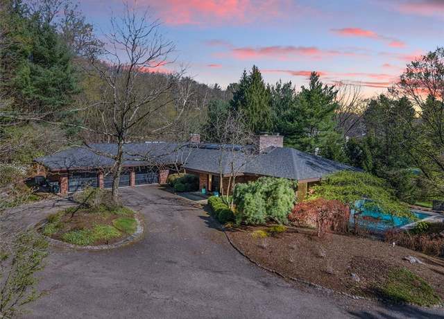 Property at 114 Hillcrest Rd, Fox Chapel, PA 15238, 4 beds, 3.5 baths