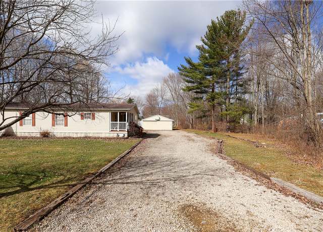 Property at 9185 Reigleman Dr, Shenango-cra, PA 16124, 3 beds, 2 baths