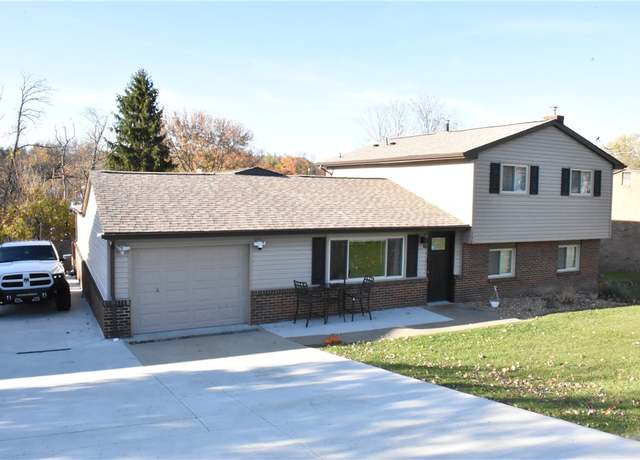 Property at 130 Penn Woods Dr, Irwin, PA 15642, 4 beds, 3 baths
