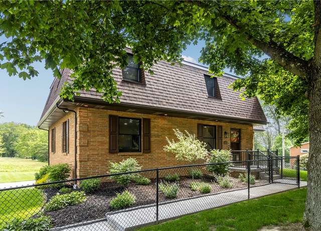 Property at 439 Center Grange Rd, Center Twp - Bea, PA 15061, 4 beds, 3 baths