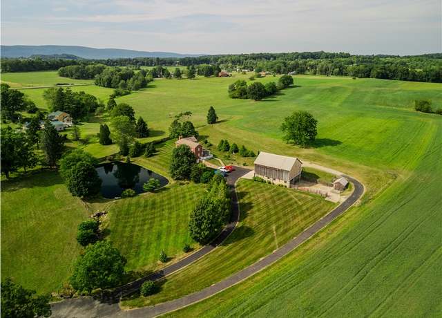 Property at 440 Owl Hollow Rd, Ligonier Twp, PA 15658, 5 beds, 5 baths