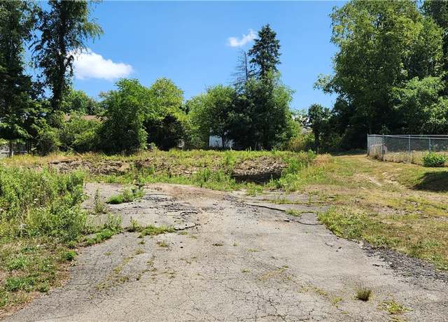 Property at 140 Sycamore St, Hempfield Twp - Wml, PA 15691