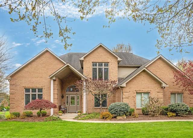 Property at 114 Doubletree Dr, Peters Twp, PA 15367, 5 beds, 4.5 baths