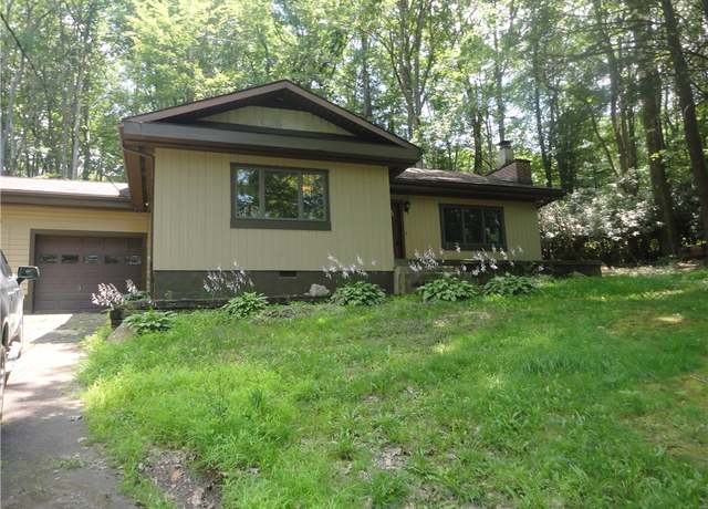 Property at 3202 Listonburg Rd, Addison Twp, PA 15424, 4 beds, 2 baths