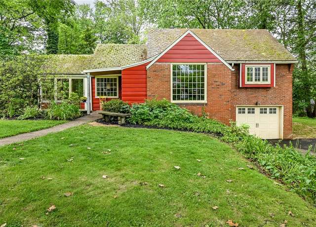 Property at 300 S Pasadena Dr, Fox Chapel, PA 15215, 2 beds, 1.5 baths