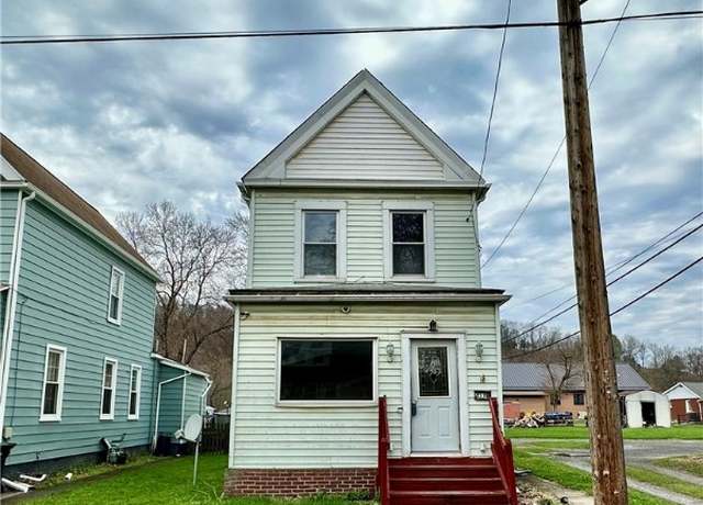 Property at 417 4th St, Darlington, PA 16115, 3 beds, 1.5 baths