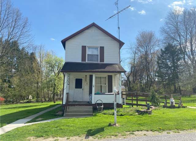 Property at 425 Grove St, Hermitage, PA 16148, 2 beds, 1 bath