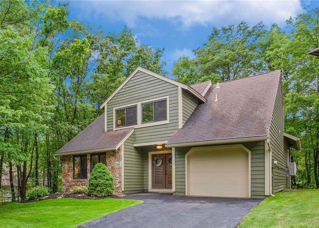 Property at 1757 Greenfield Dr, Hidden Valley, PA 15502, 3 beds, 2.5 baths