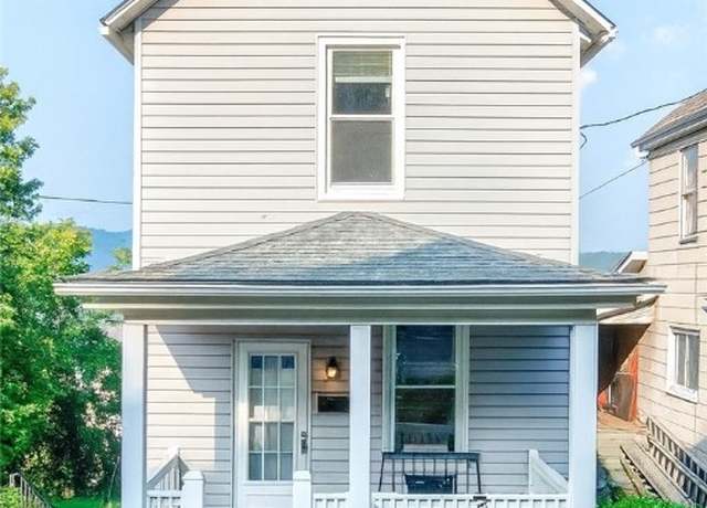 Property at 1418 4th Ave, Conway, PA 15027, 3 beds, 2 baths
