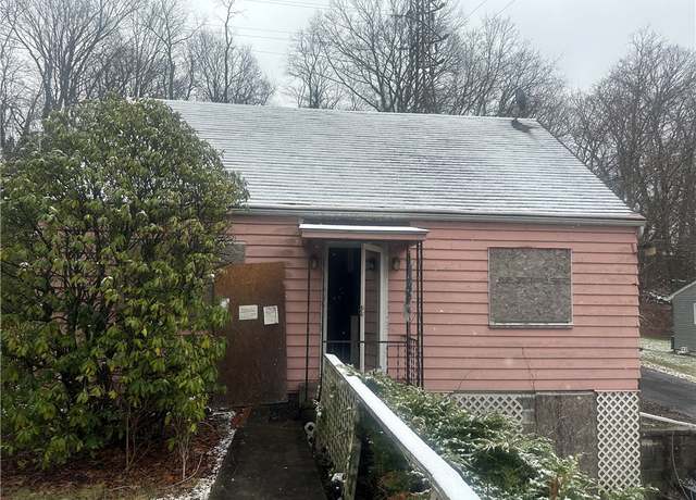 Property at 308 Edgewood Dr, Churchill Boro, PA 15145, 3 beds, 1 bath
