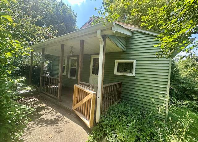 Property at 102 Morgan Ln, Center Twp - Bea, PA 15061, 3 beds, 1.5 baths