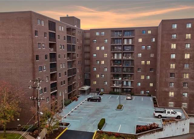 Property at 5600 Munhall Rd #403, Squirrel Hill, PA 15217, 1 bed, 2 baths