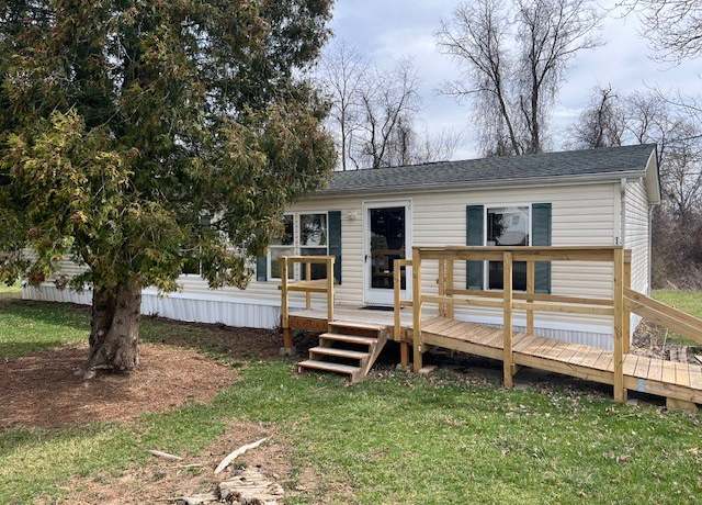 Property at 129 Woodland Acres Ln, Rostraver, PA 15012, 3 beds, 2 baths
