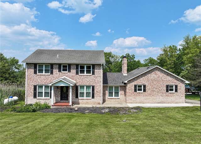 Property at 4822 W State St, Mahoning Twp - Law, PA 16116, 5 beds, 3.5 baths