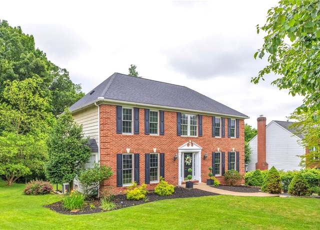 Property at 406 Pin Oak Ct, Coraopolis, PA 15108, 4 beds, 2.5 baths