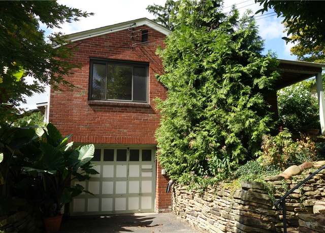 Property at 3584 Bendview Dr, Forest Hills Boro, PA 15221, 2 beds, 1.5 baths