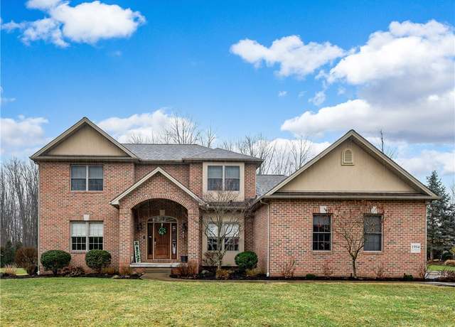 Property at 1954 Pierce Bluffs Dr, Hermitage, PA 16148, 4 beds, 3.5 baths