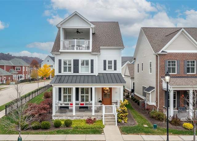 Property at 17 Carolina Ave, Oakmont, PA 15139, 5 beds, 4.5 baths