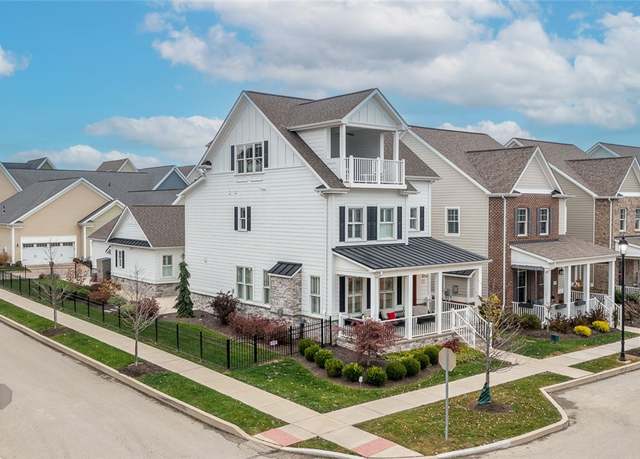 Property at 17 Carolina Ave, Oakmont, PA 15139, 5 beds, 4.5 baths