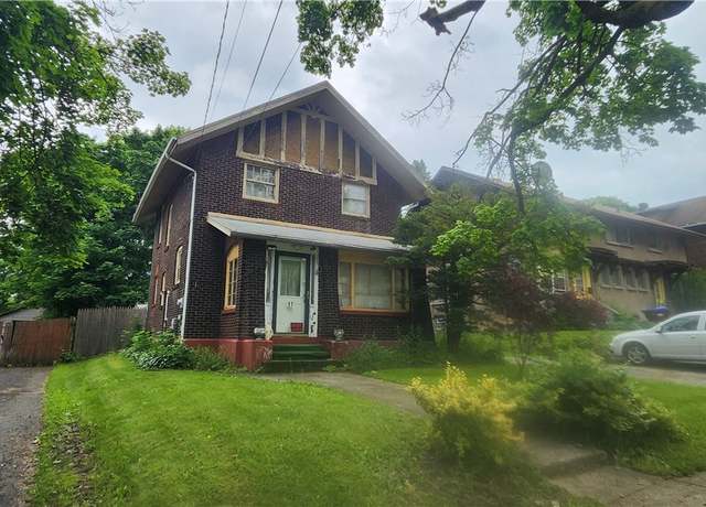 Property at 17 Shenango Blvd, Farrell, PA 16121, 3 beds, 2 baths