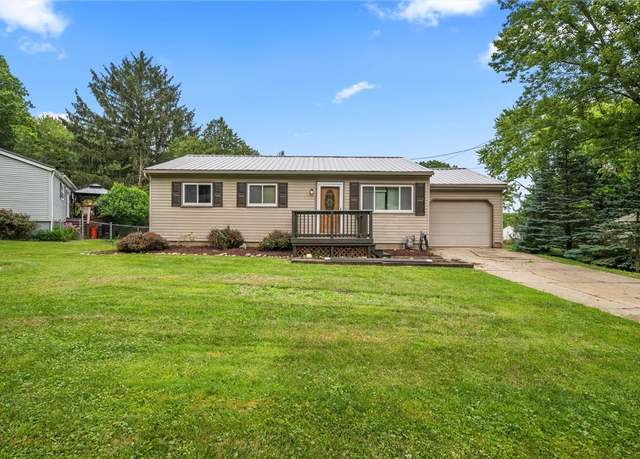Property at 1485 Idaho St, Hermitage, PA 16148, 3 beds, 1 bath