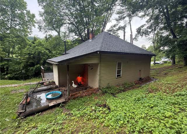 Property at 520 Palmer Rd, German Twp, PA 15410, 2 beds, 1 bath