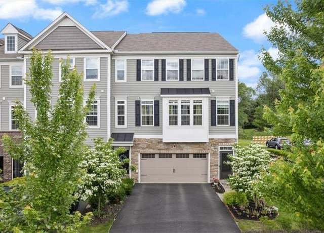 Property at 245 Eagle Dr, Cranberry Twp, PA 16066, 3 beds, 2.5 baths