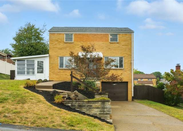 Property at 432 Lucy Dr, Baldwin Boro, PA 15236, 3 beds, 1.5 baths