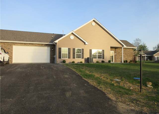 Property at 150 Clearwater Dr, Franklin Twp, PA 16117, 3 beds, 2.5 baths