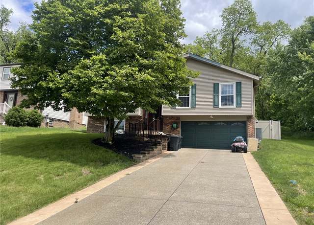 Property at 271 Coleen Dr, Pleasant Hills, PA 15236, 3 beds, 2.5 baths
