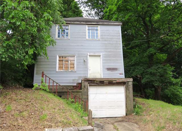 Property at 112 Locust St, Aliquippa, PA 15001, 3 beds, 1.5 baths