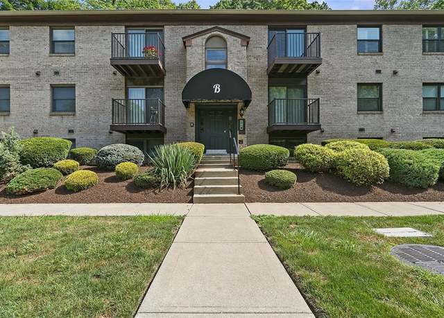 Property at 300 Gilkeson Rd Unit 12B, Mt. Lebanon, PA 15228, 2 beds, 1 bath