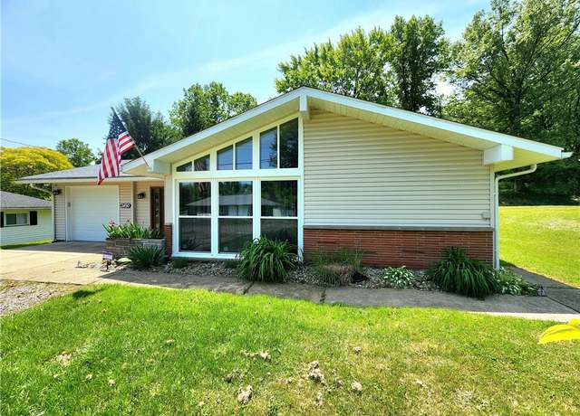Property at 2490 Victoria Dr, Hermitage, PA 16148, 4 beds, 1 bath