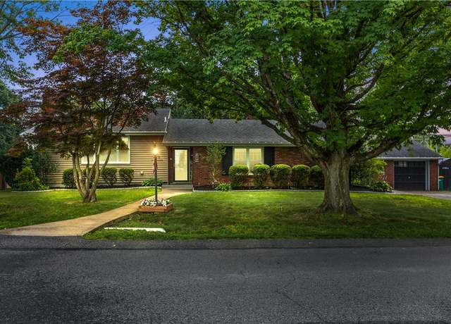 Property at 217 Westmont Rd, Ross Twp, PA 15237, 3 beds, 2 baths