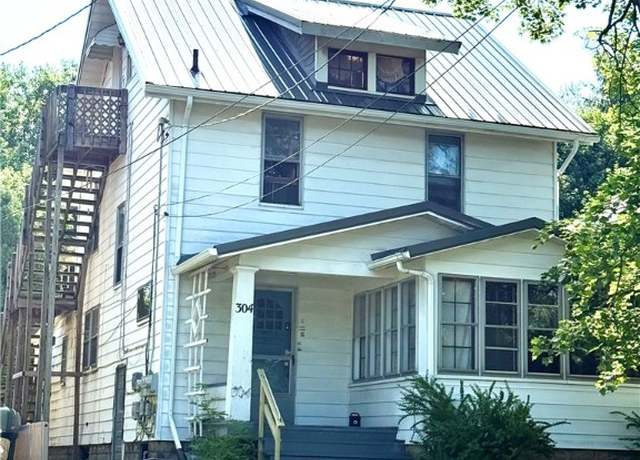Property at 304 Elm Ave, Sharon, PA 16146, 4 beds, 3 baths
