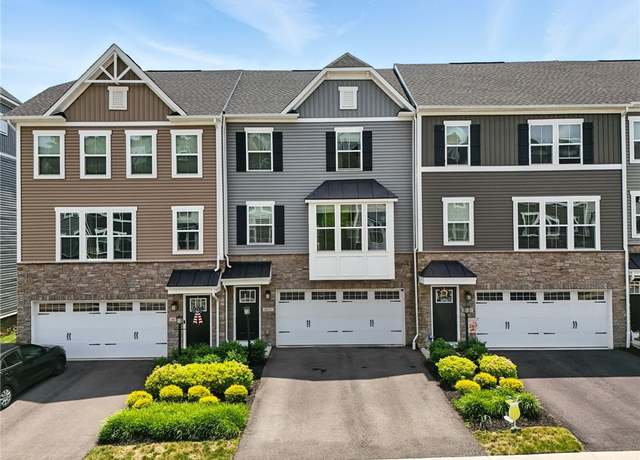 Property at 4022 Crown Dr, South Park, PA 15129, 3 beds, 2.5 baths