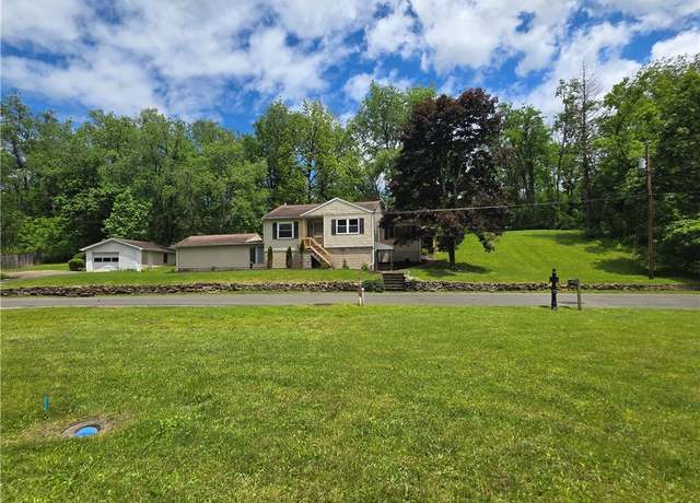 Property at 2310 Hunter Rd, Hempfield Twp - Wml, PA 15601, 2 beds, 1.5 baths