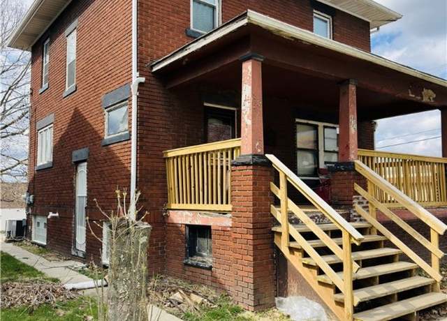 Property at 632 Spruce Ave, Sharon, PA 16146, 2 beds, 1 bath