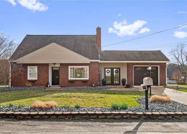 Property at 130 Lehigh Dr, Gilpin Twp, PA 15656, 3 beds, 2.5 baths