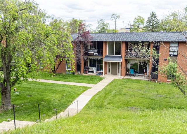 Property at 1200 College Park Dr #2, Moon/crescent Twp, PA 15108, 2 beds, 1 bath