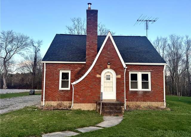 Property at 738 N Broad Street Ext, Grove City Boro, PA 16127, 3 beds, 1 bath