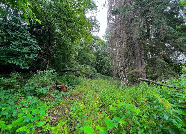 Property at 811 Meridian Rd, Penn Twp - But, PA 16053