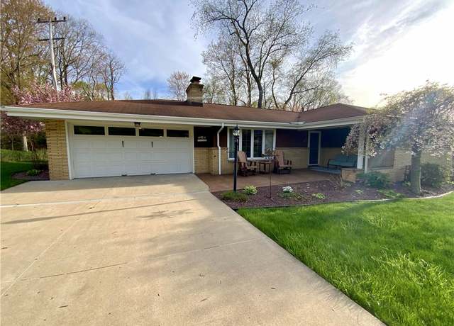 Property at 209 Larue Dr, Moon/crescent Twp, PA 15108, 3 beds, 2 baths