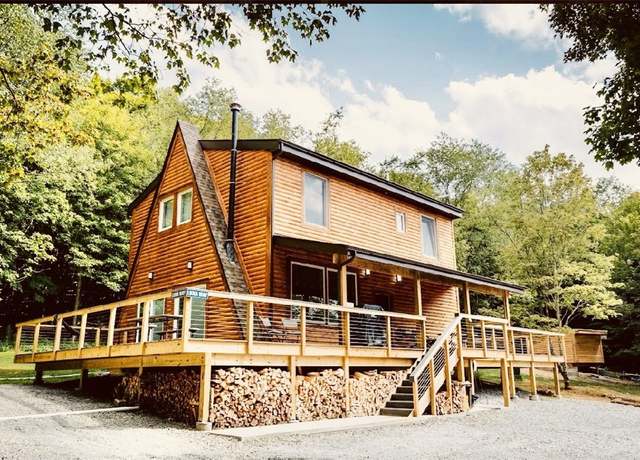 Property at 146 Luna Way, Upper Turkeyfoot Twp, PA 15551, 4 beds, 2.5 baths
