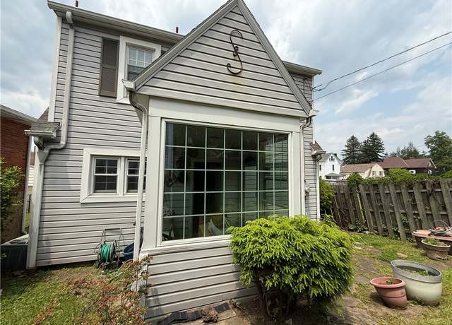 Property at 402 N Monongahela Ave, Glassport, PA 15045, 2 beds, 1 bath