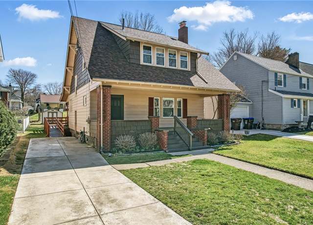 Property at 461 Service Ave, Sharon, PA 16146, 4 beds, 1.5 baths